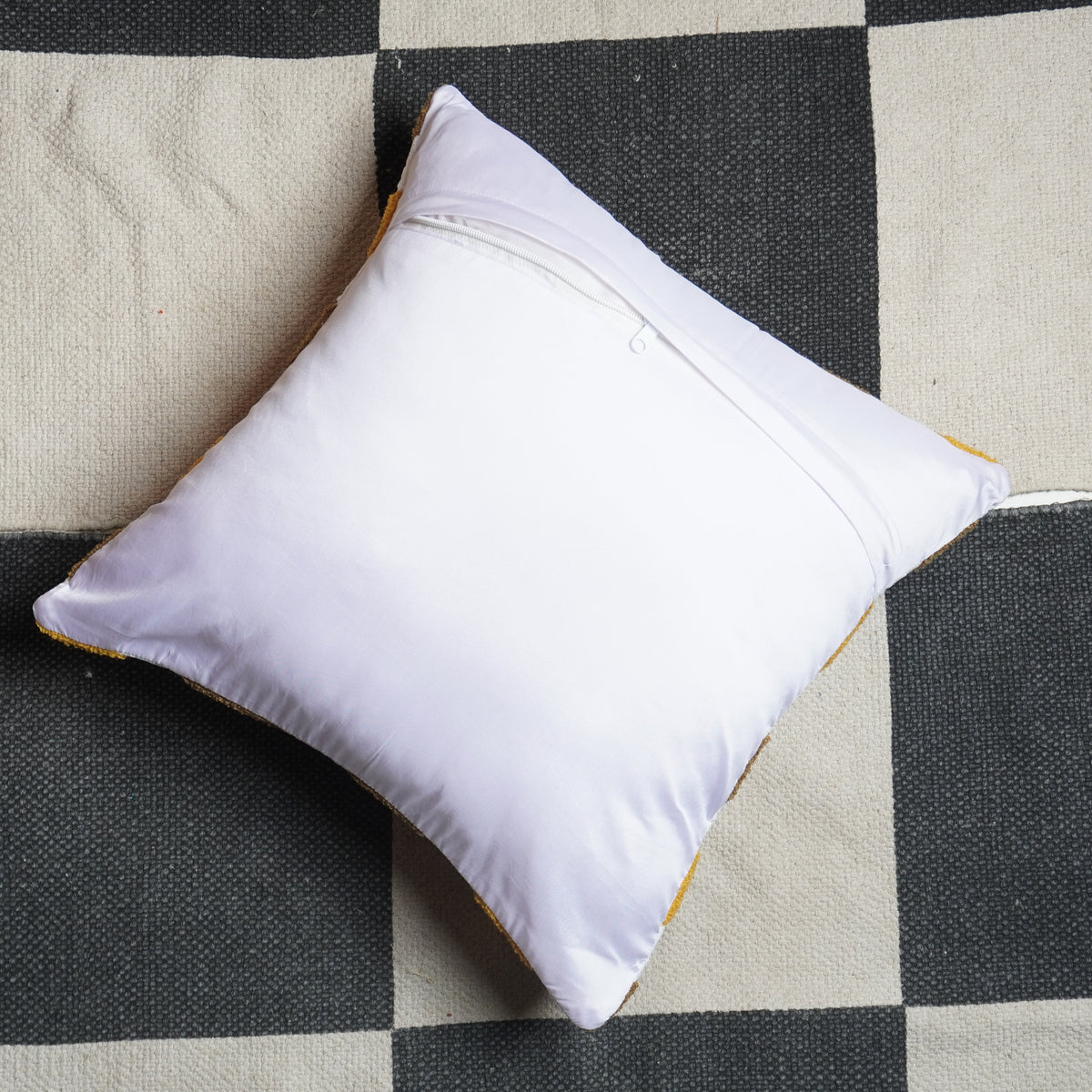 Earthy Palette Cushion5