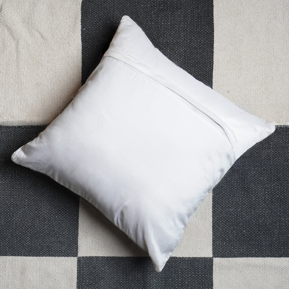 Earthy Multipalette Cushion8