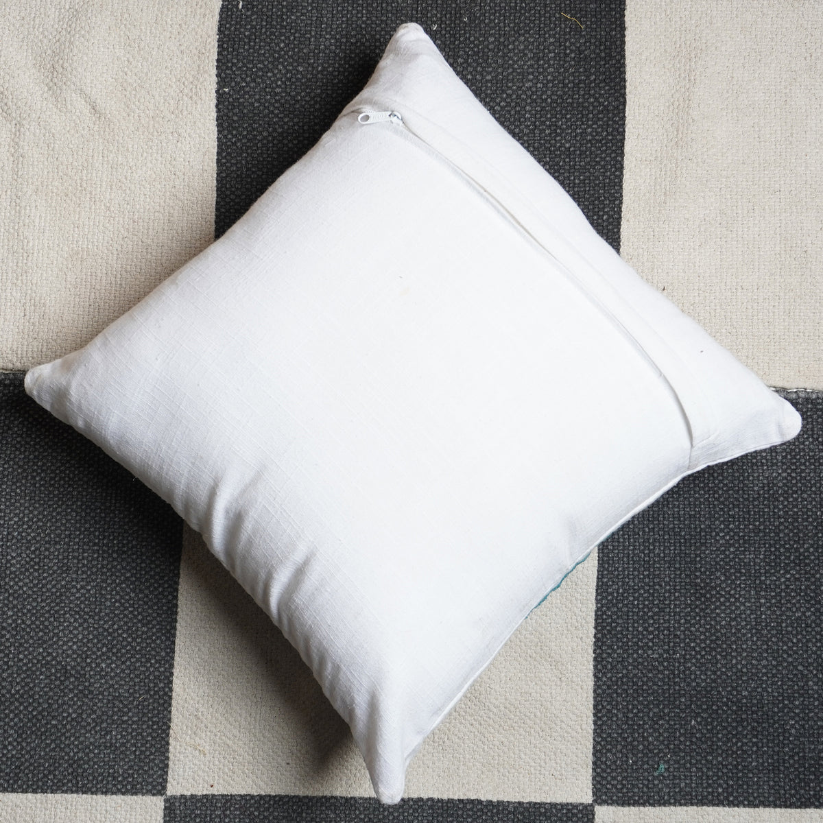 Teaqua Maze Hues Cushion 9