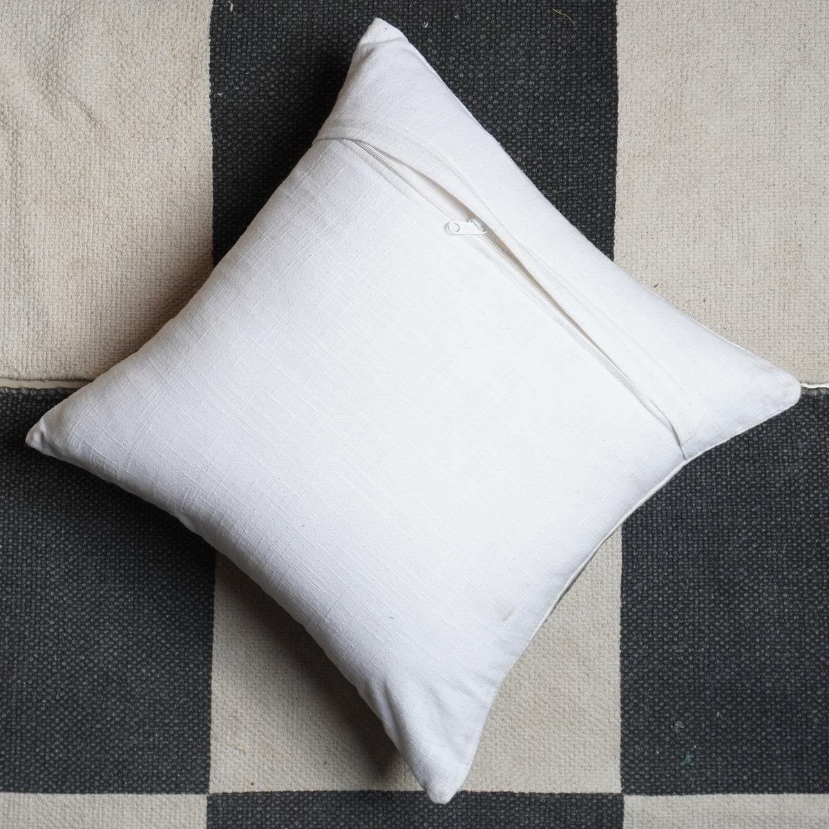 Multiconcentric Earthy Hues Cushion 10